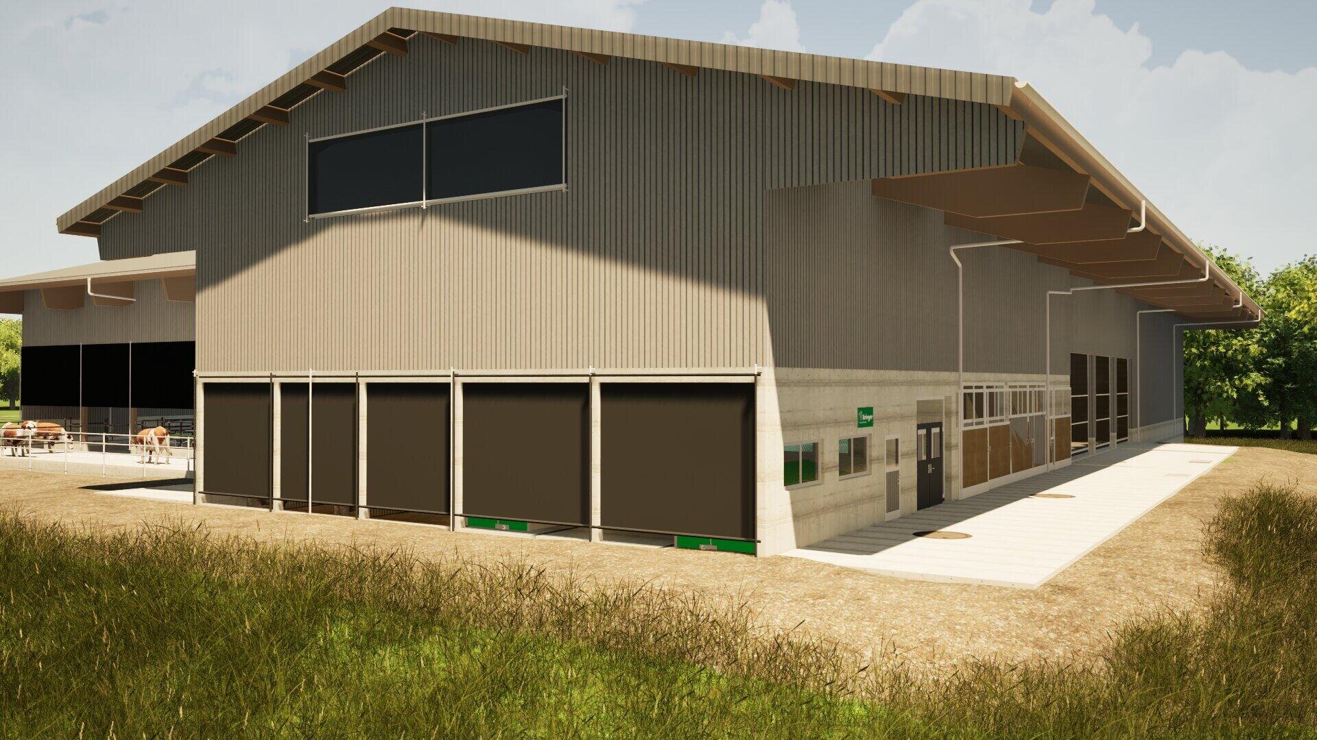 Ein großes modernes Industriegebäude mit Metalldach und -wänden, großen Fenstern und mehreren Türen, umgeben von Gras und einem unbefestigten Weg unter einem teilweise bewölkten Himmel.